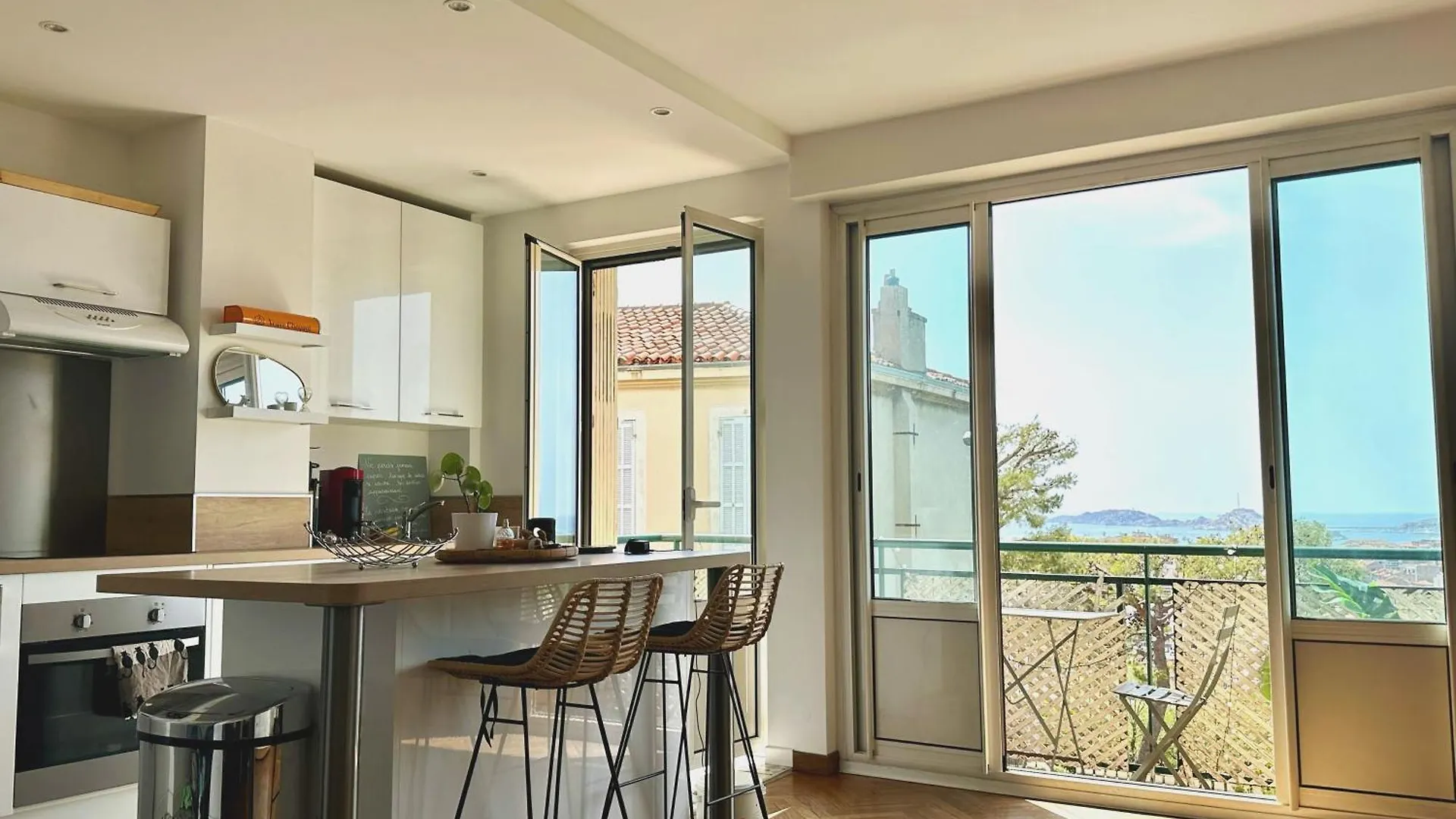 Charmant T2 - Vue Imprenable Sur Marseille